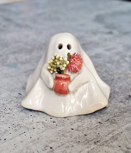 Small Ghost - Holding Vase