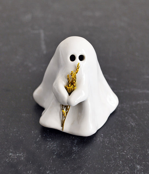 Small Ghost - Holding Flower