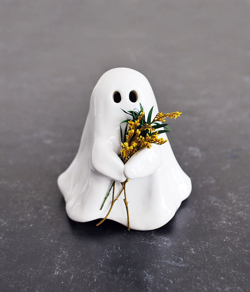 Medium Ghost - Holding Flowers